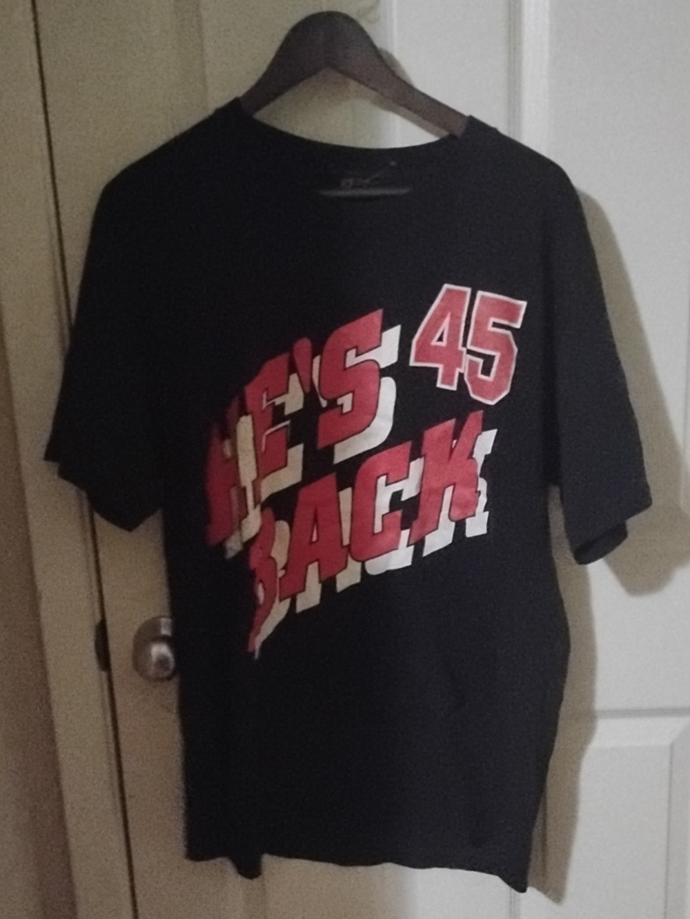 Vintage Black 'He's Back 45' Micheal Jordan Shirt In Size XL